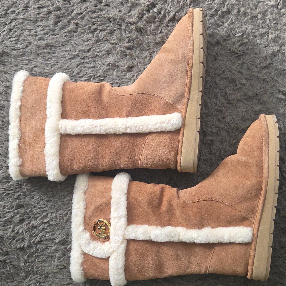 NIB Michael Kors Sz 8 Tan Suede Boots - Picture 5 of 14